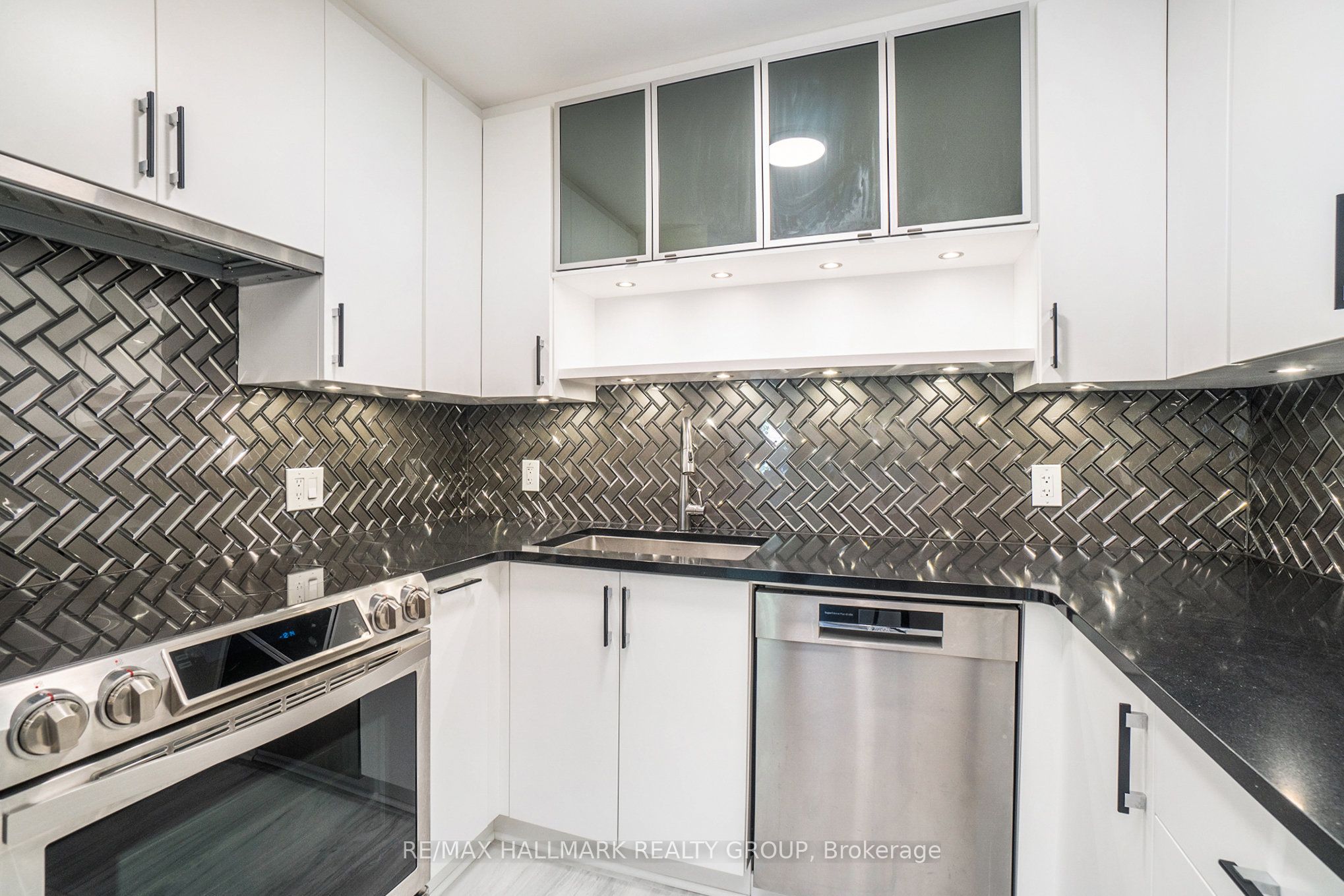 160 Bruyere Street, #4