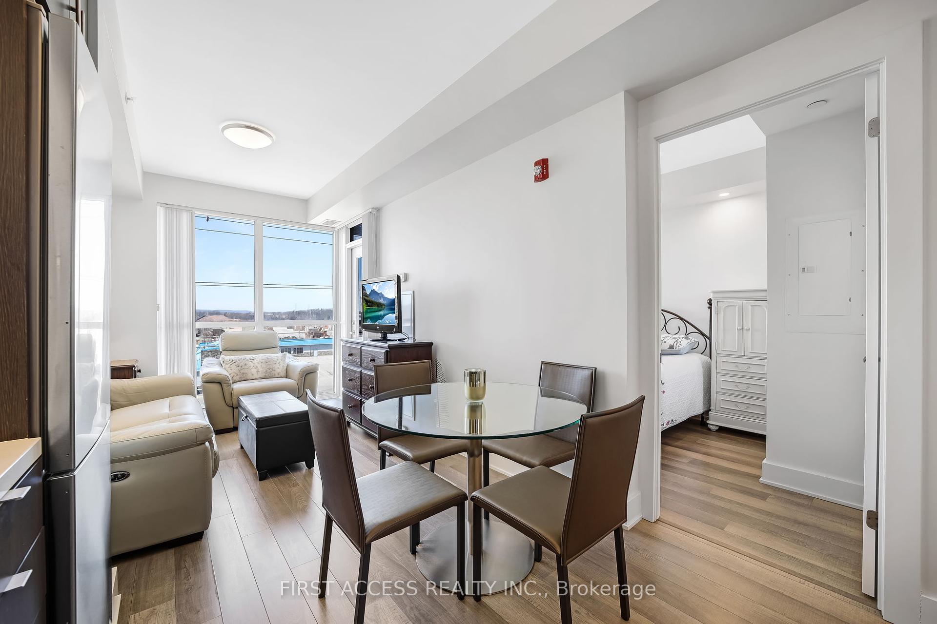 1 Bedroom Condo at 5230 Dundas,  Burlington For sale