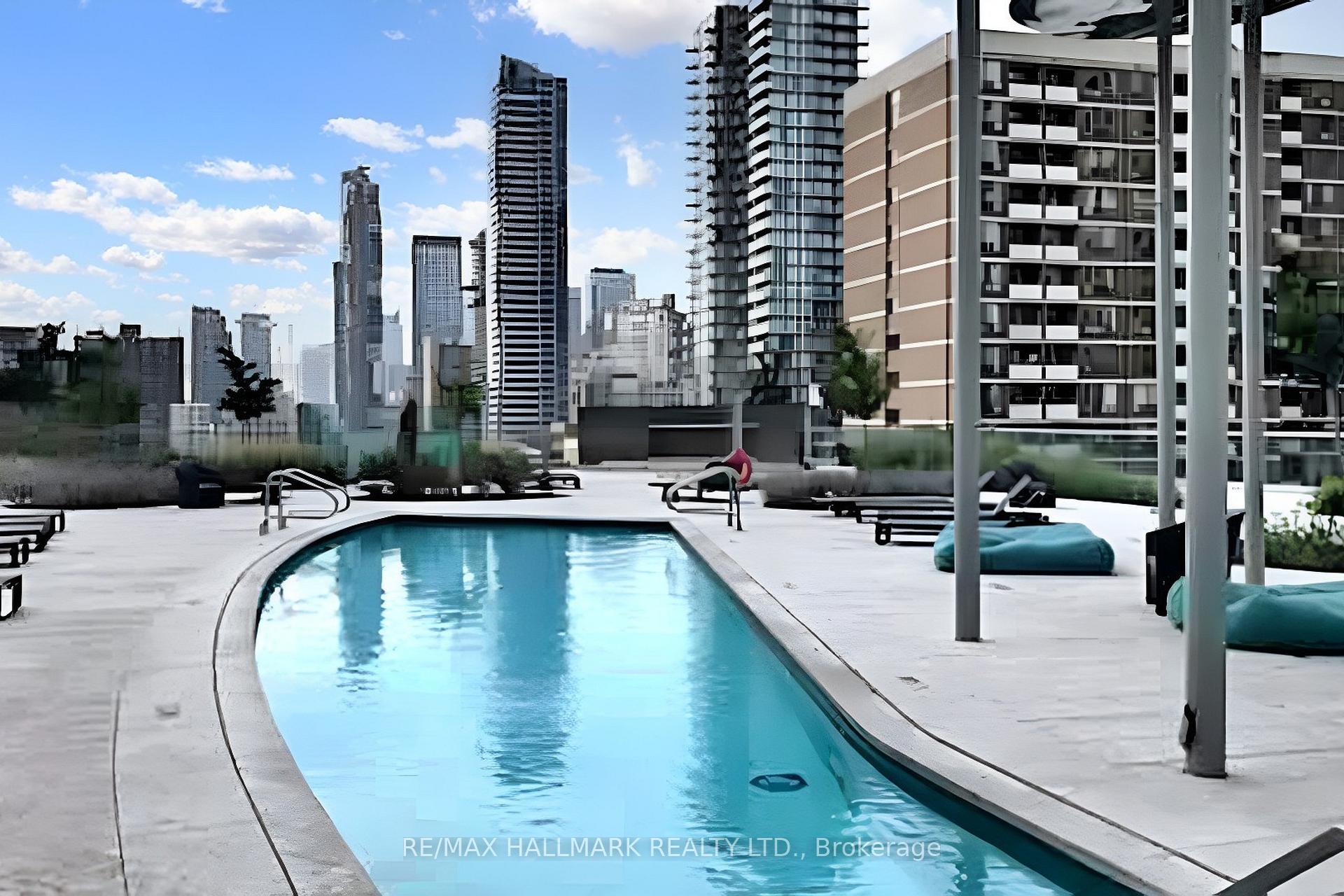 3 Bedrooms Condo at 1 Bloor,  Toronto For sale