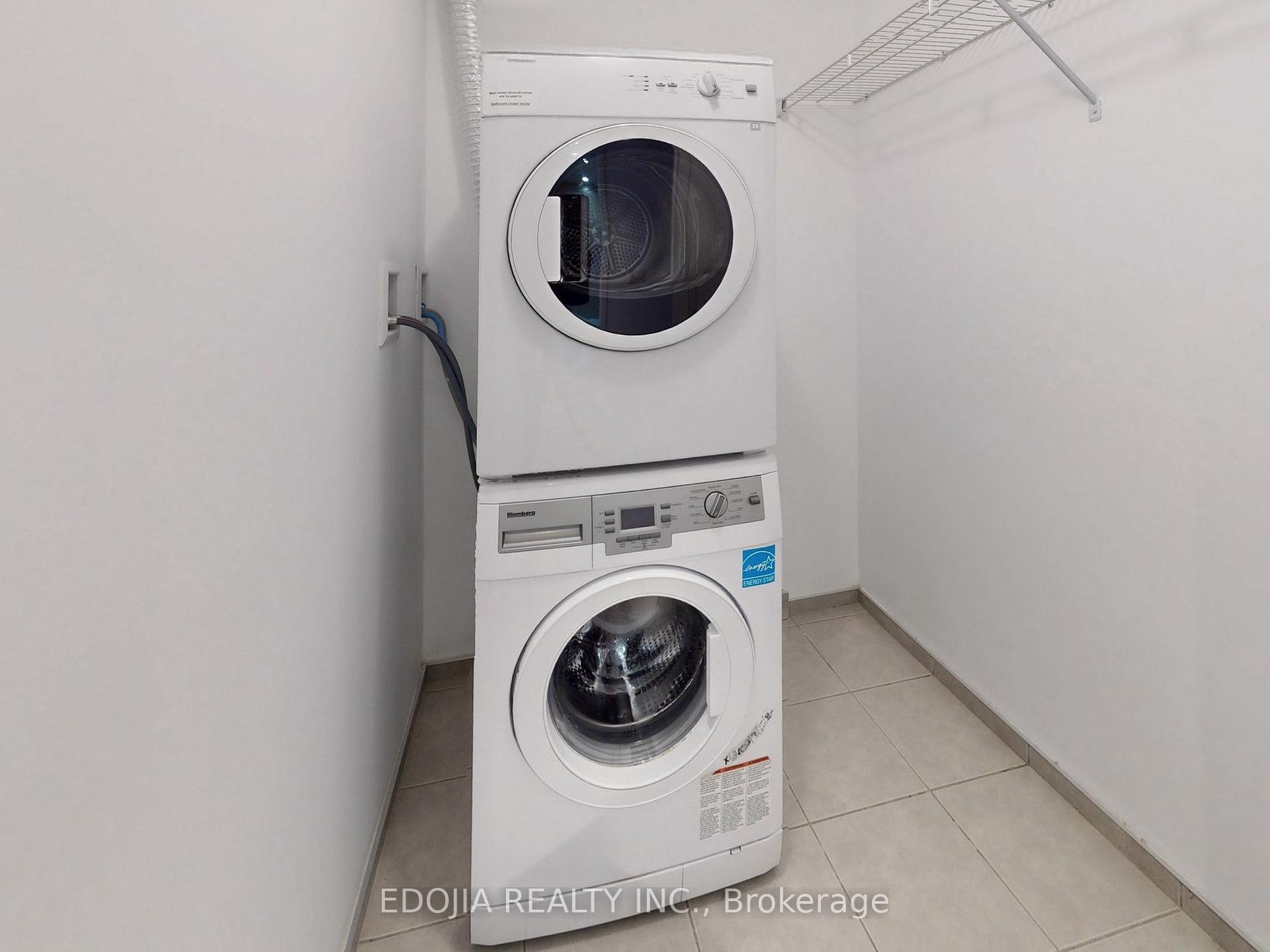 1 Bedroom Condo at 70 Temperance, Toronto For sale