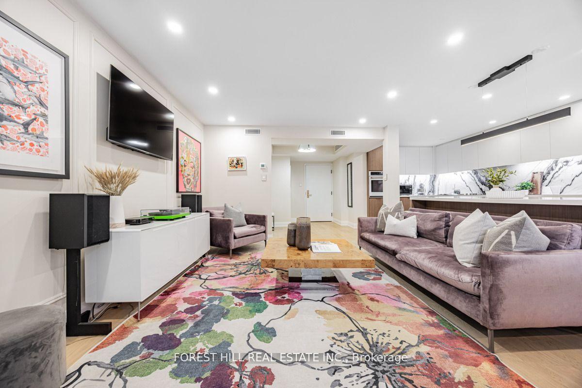 3 Bedrooms Condo at 900 Yonge, Toronto For sale