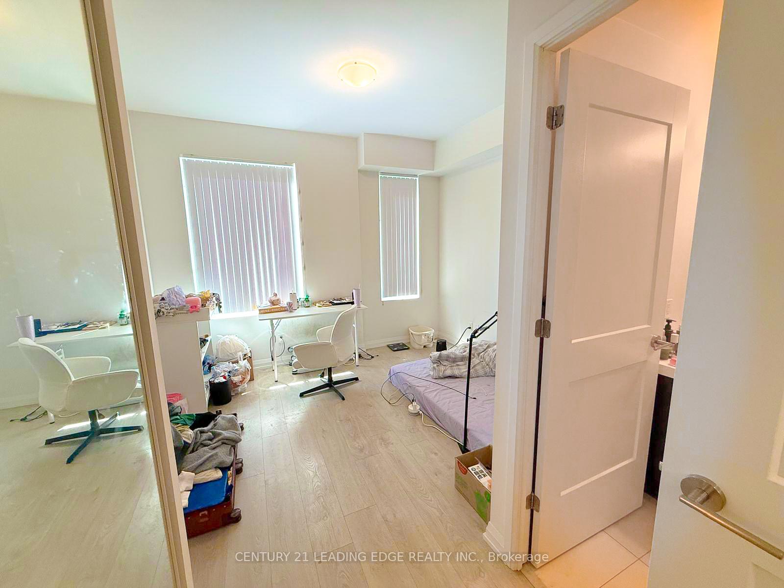 4 Bedrooms Condo at 1050 Portage,  Vaughan For sale