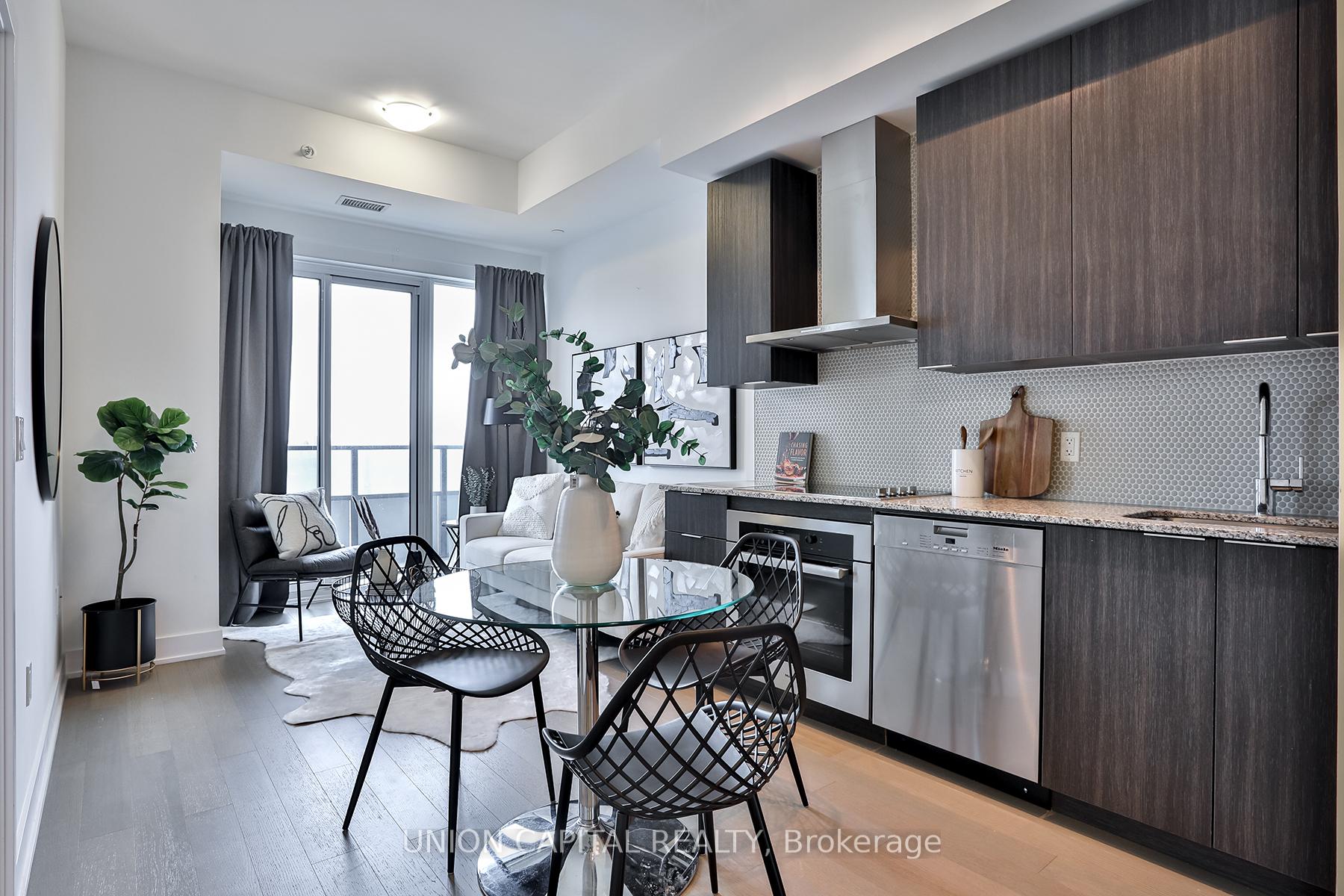 2 Bedrooms Condo at 20 Shore Breeze, Toronto For sale