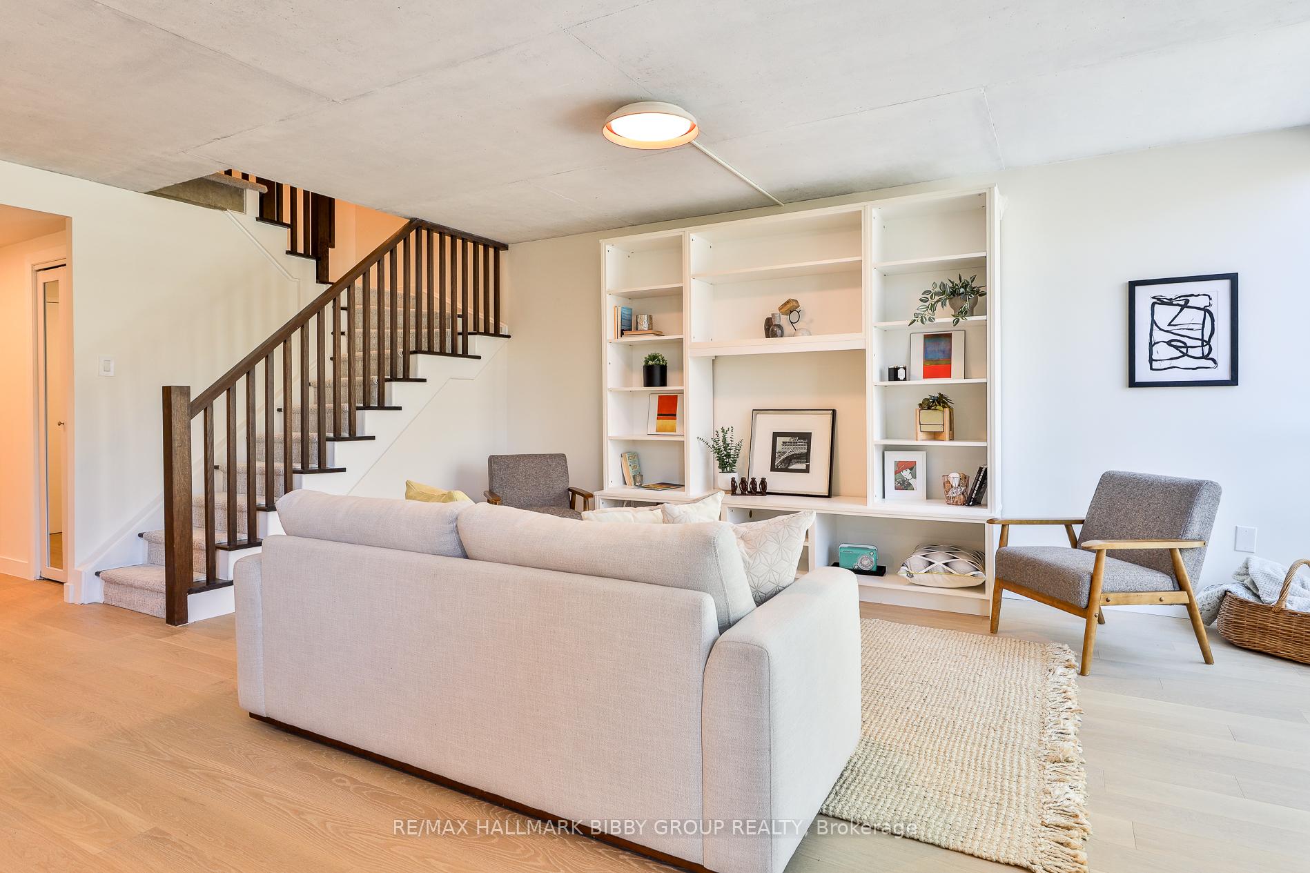 2 Bedrooms Condo at 954 King, Toronto For sale