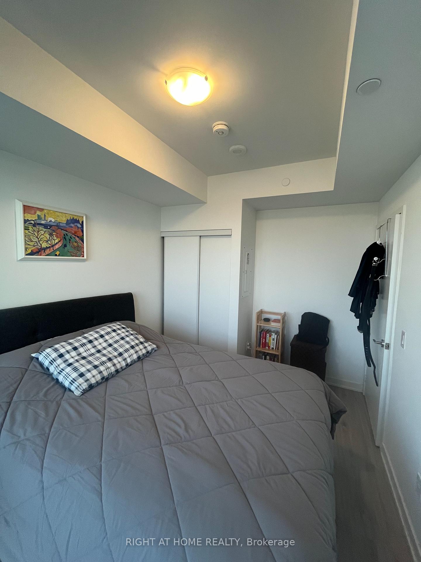 1 Bedroom Condo at 3005 Pine Glen, Oakville For sale
