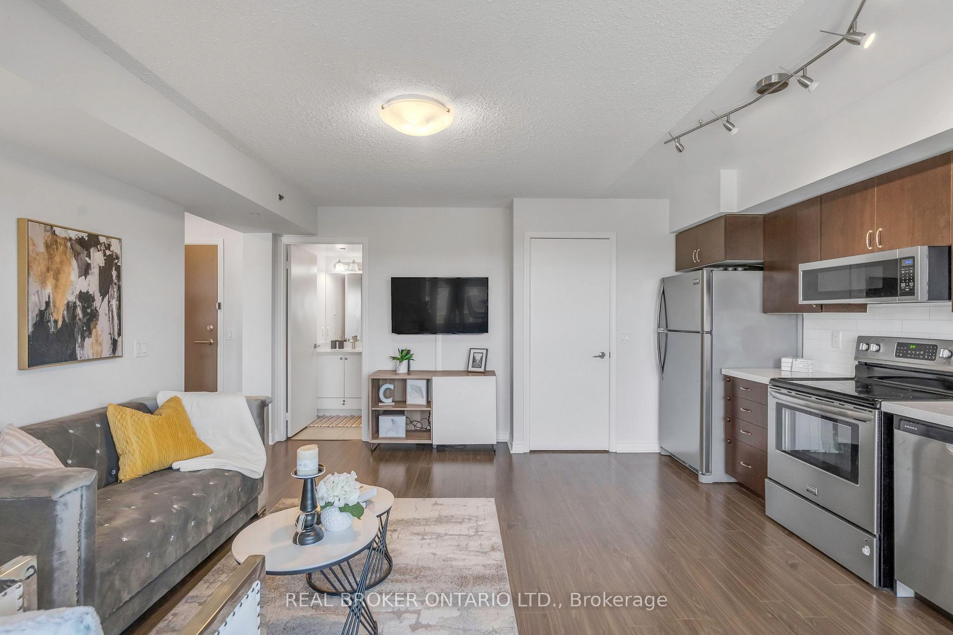 1 Bedroom Condo at 35 Saranac, Toronto For sale
