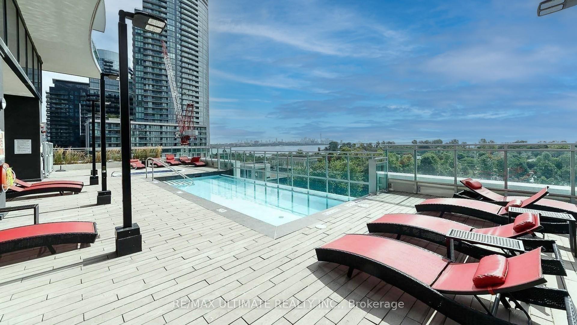 2 Bedrooms Condo at 33 Shore Breeze, Toronto For sale