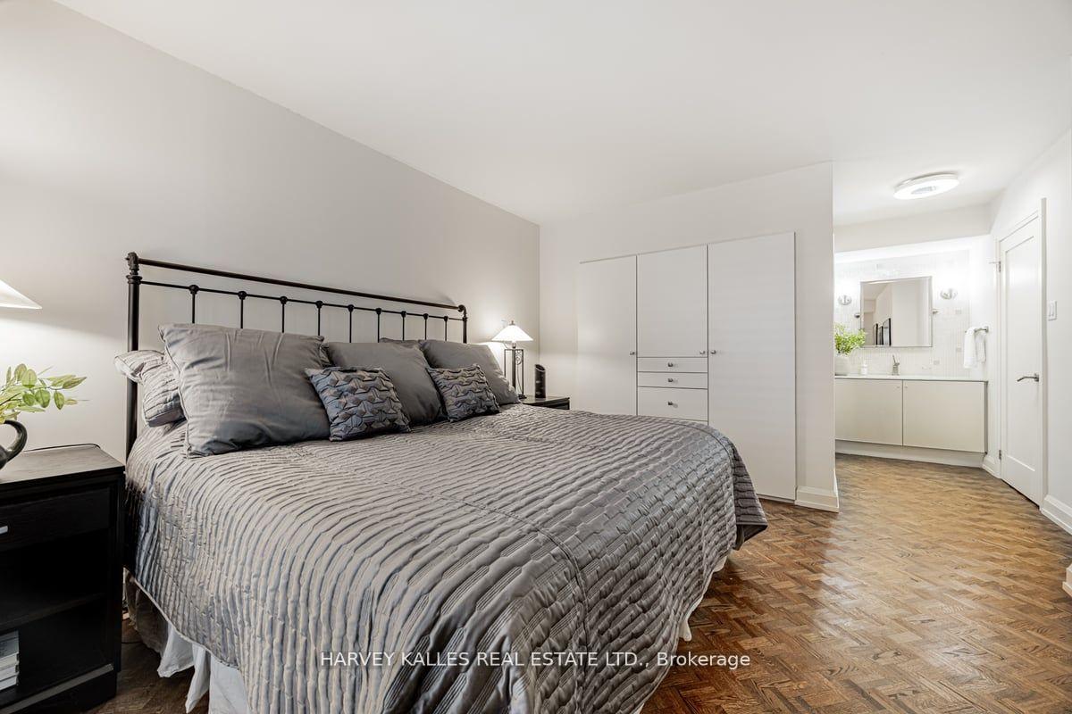 3 Bedrooms Condo at 447 Walmer, Toronto For sale