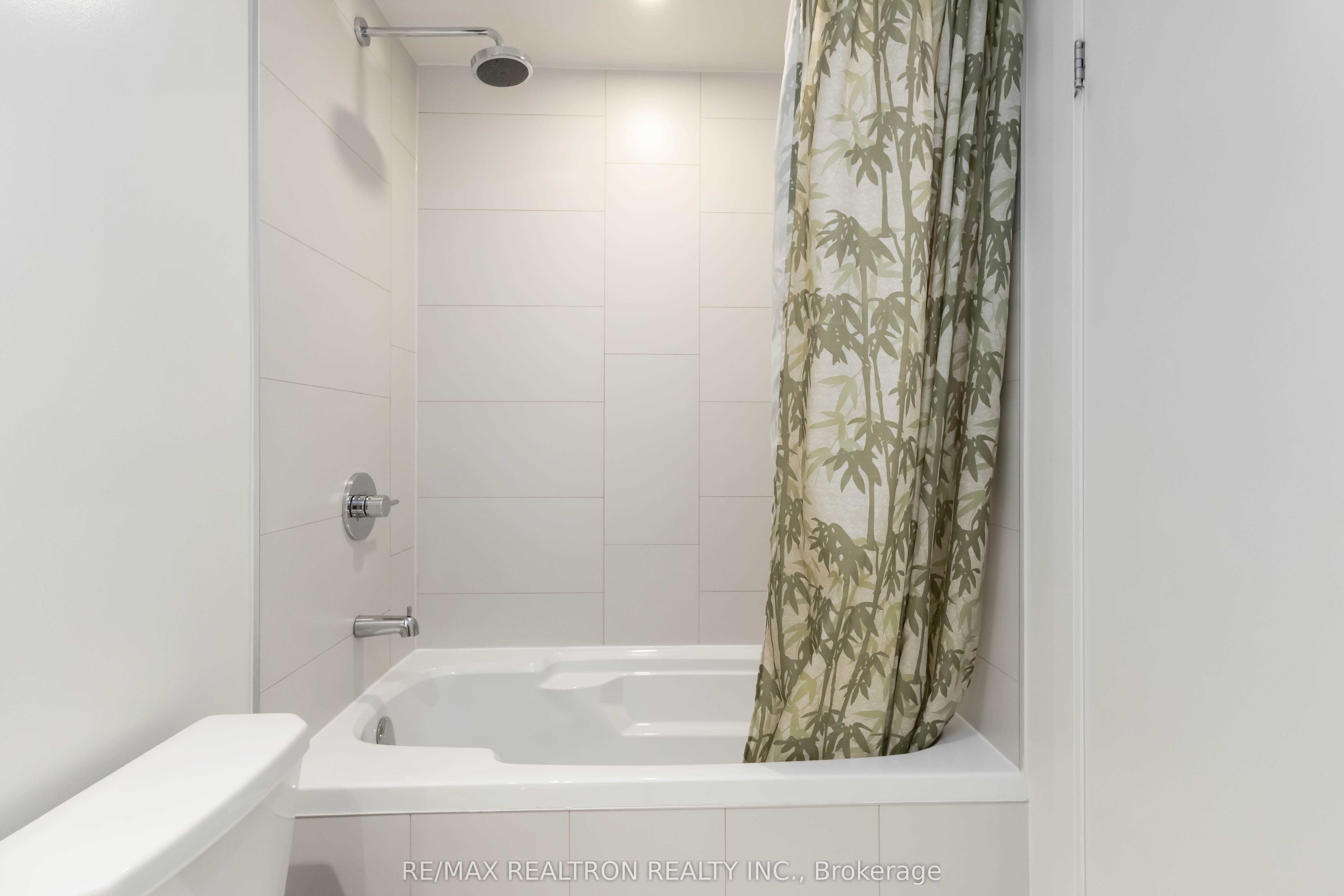 #720 - 20 Richardson Street, Toronto, ON M5B 0A5