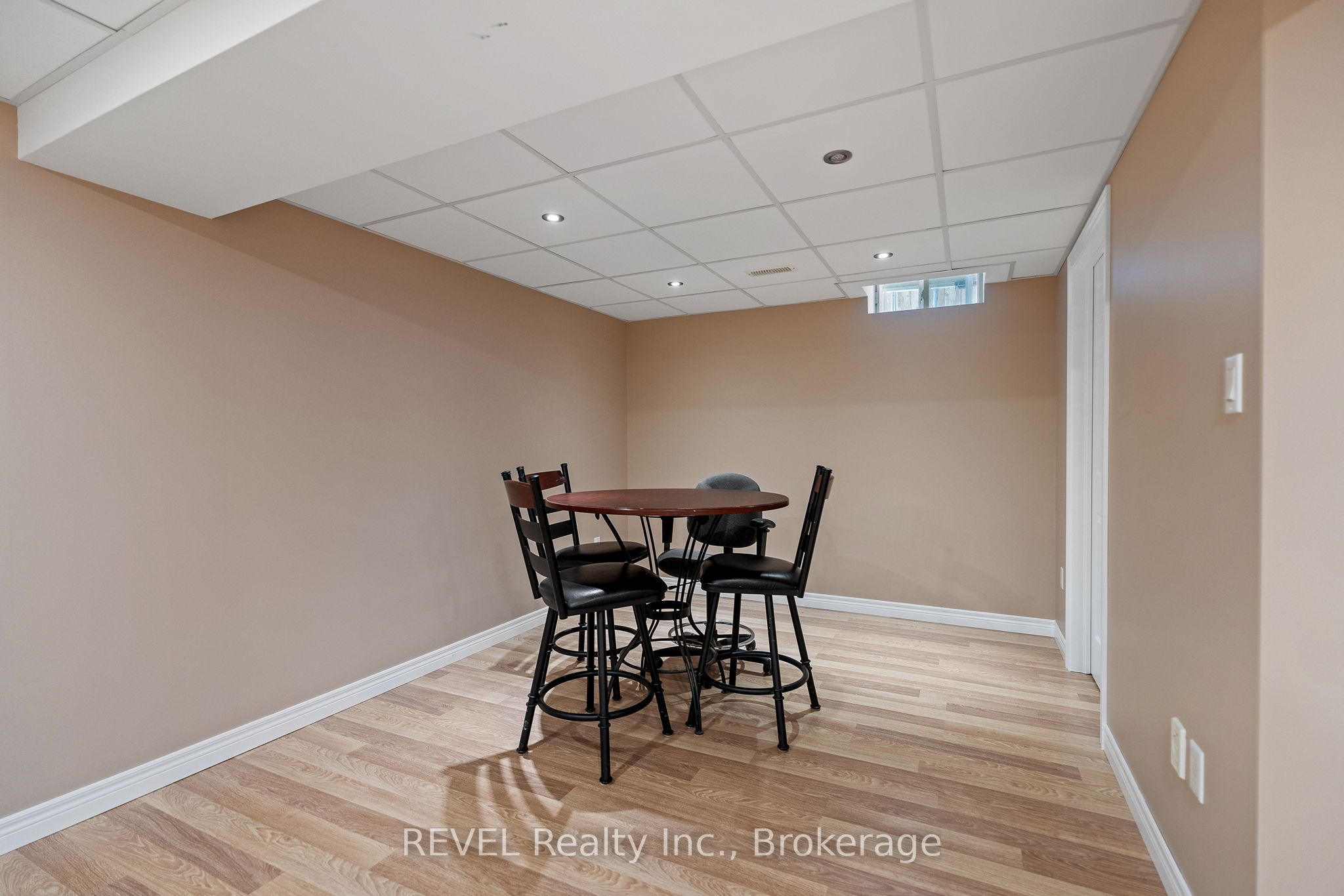 42 Vinifera Drive