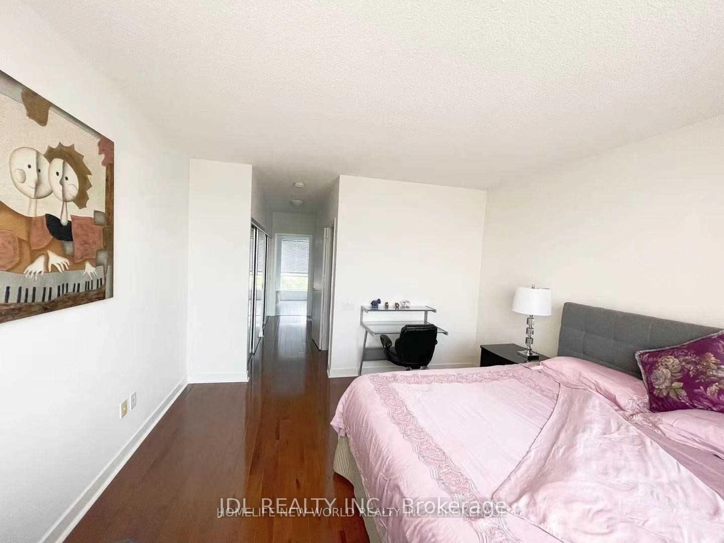 3 Bedrooms Condo at 25 Singer, Toronto For sale