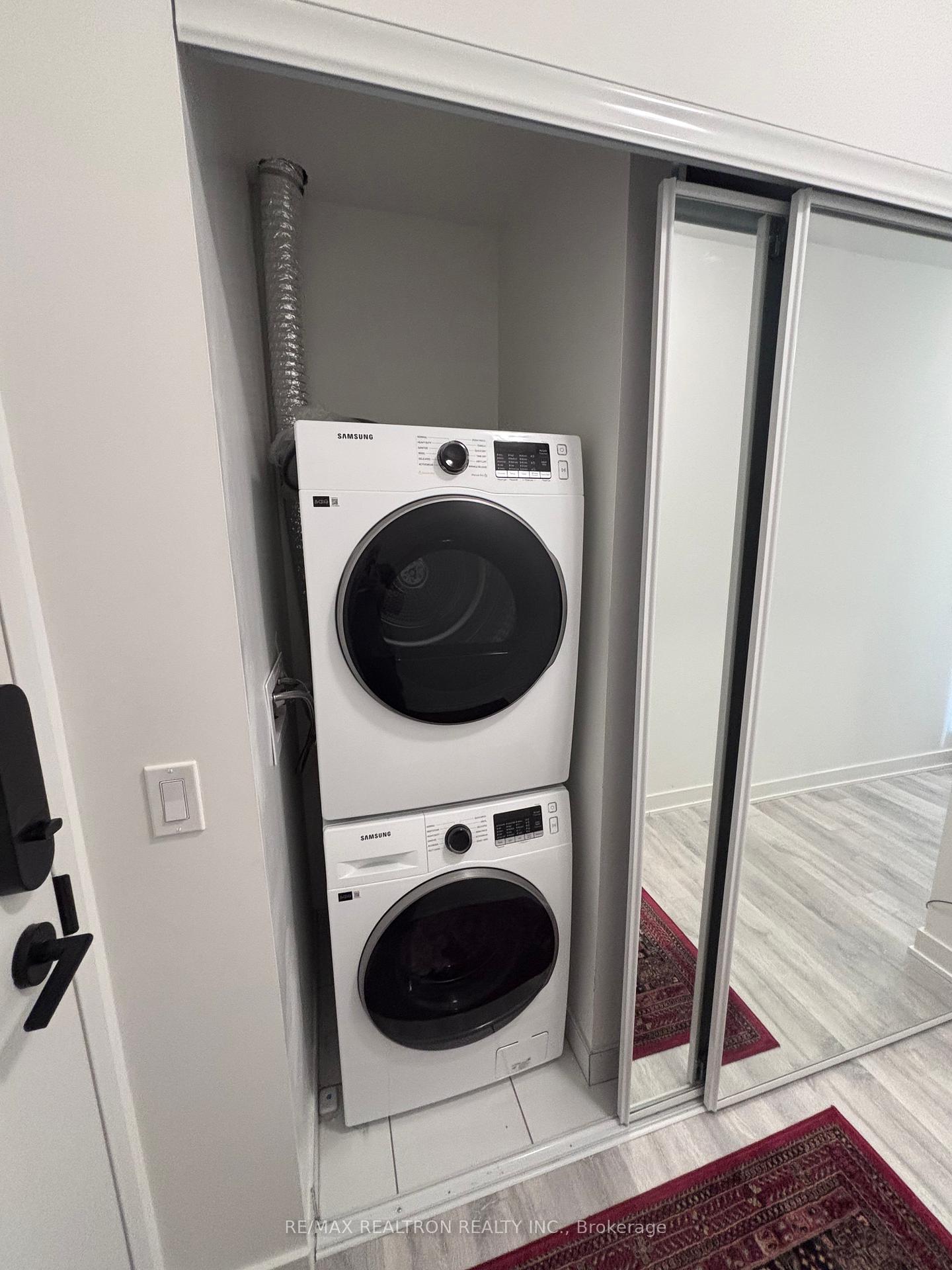 3 Bedrooms Condo at 100 Dalhousie, Toronto For sale