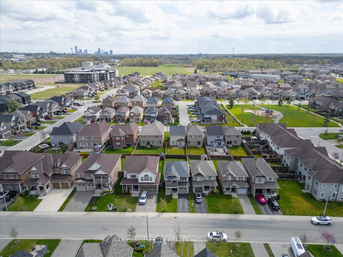 8648 DOGWOOD Crescent