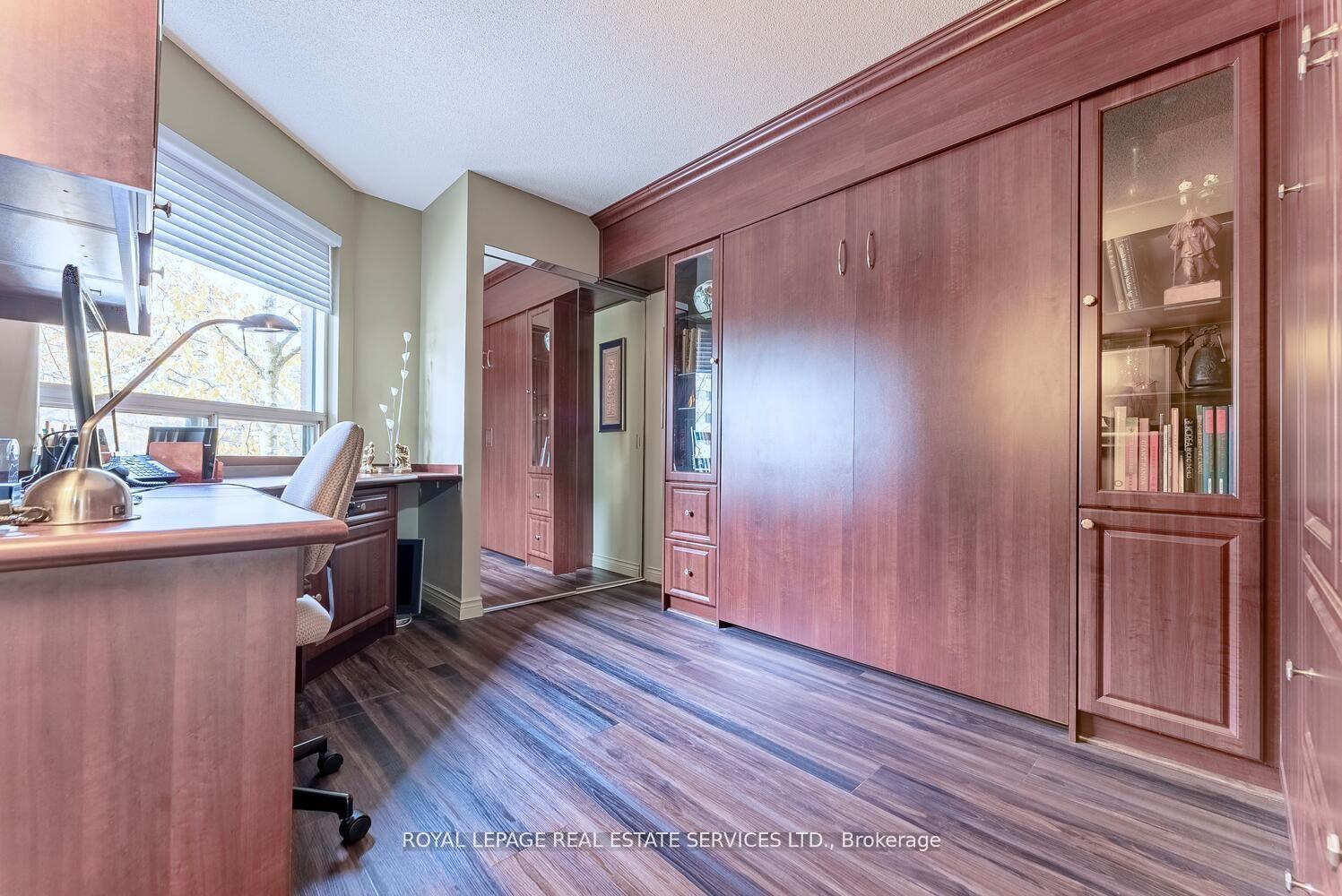 2 Bedrooms Condo at 2190 Lakeshore,  Burlington For sale