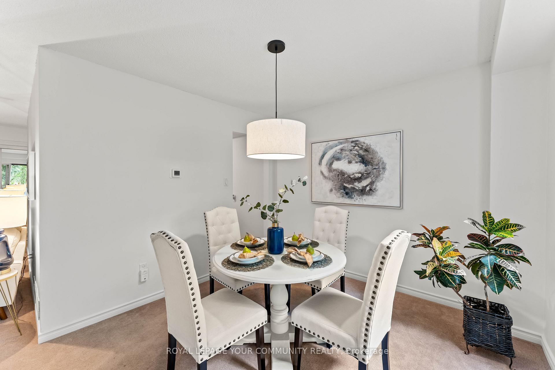 6 Bedrooms Condo at 2655 Gananoque, Mississauga For sale