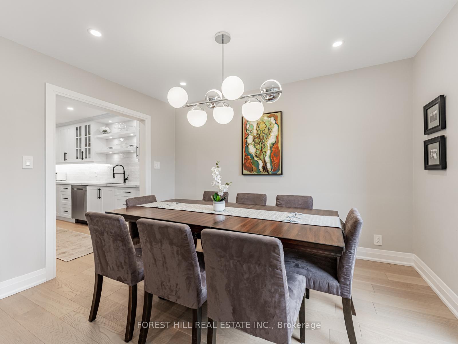 4 Bedrooms Condo at 51 Broadfield, Toronto For sale