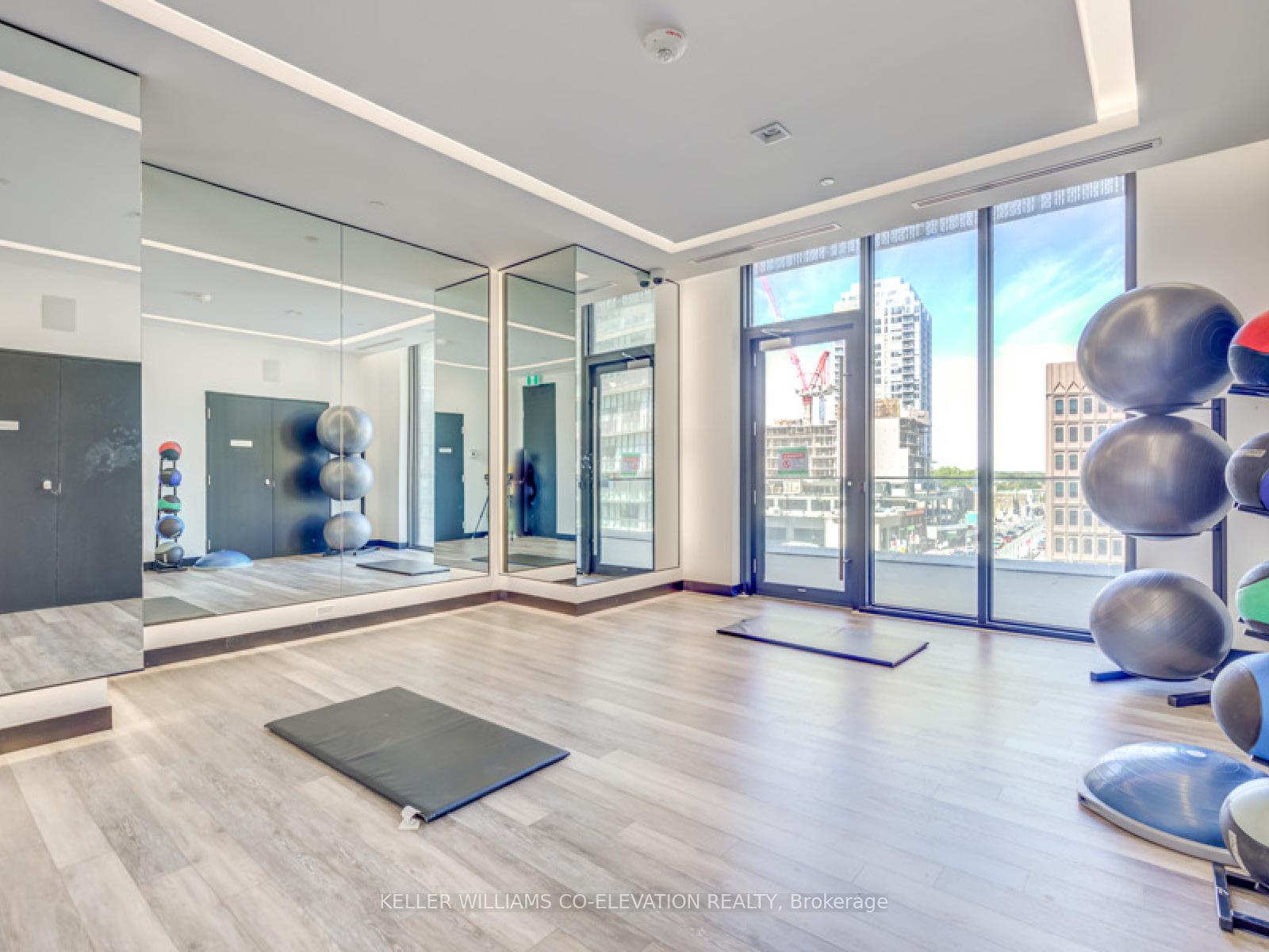 1 Bedroom Condo at 8 Eglinton,  Toronto For sale