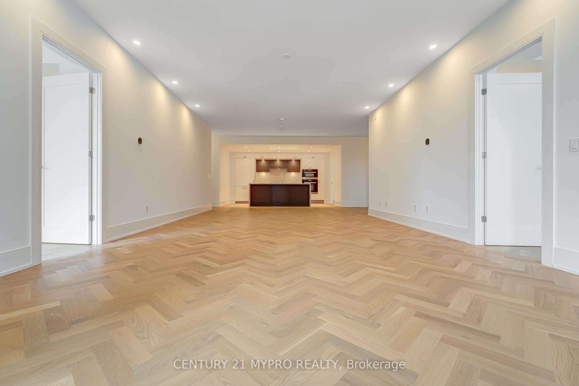 3 Bedrooms Condo at 455 Wellington,  Toronto For sale