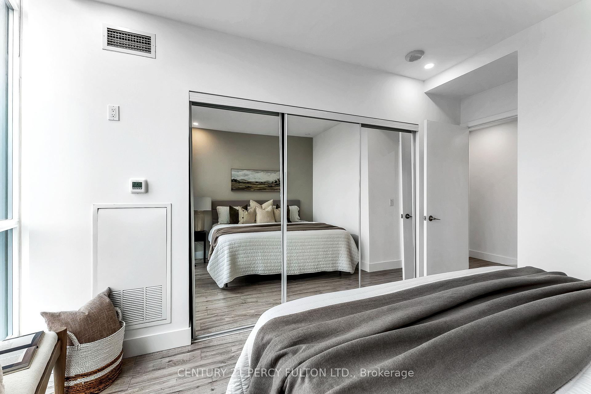 2 Bedrooms Condo at 209 Fort York, Toronto For sale