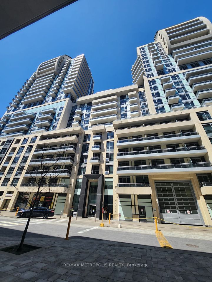 9025 Yonge