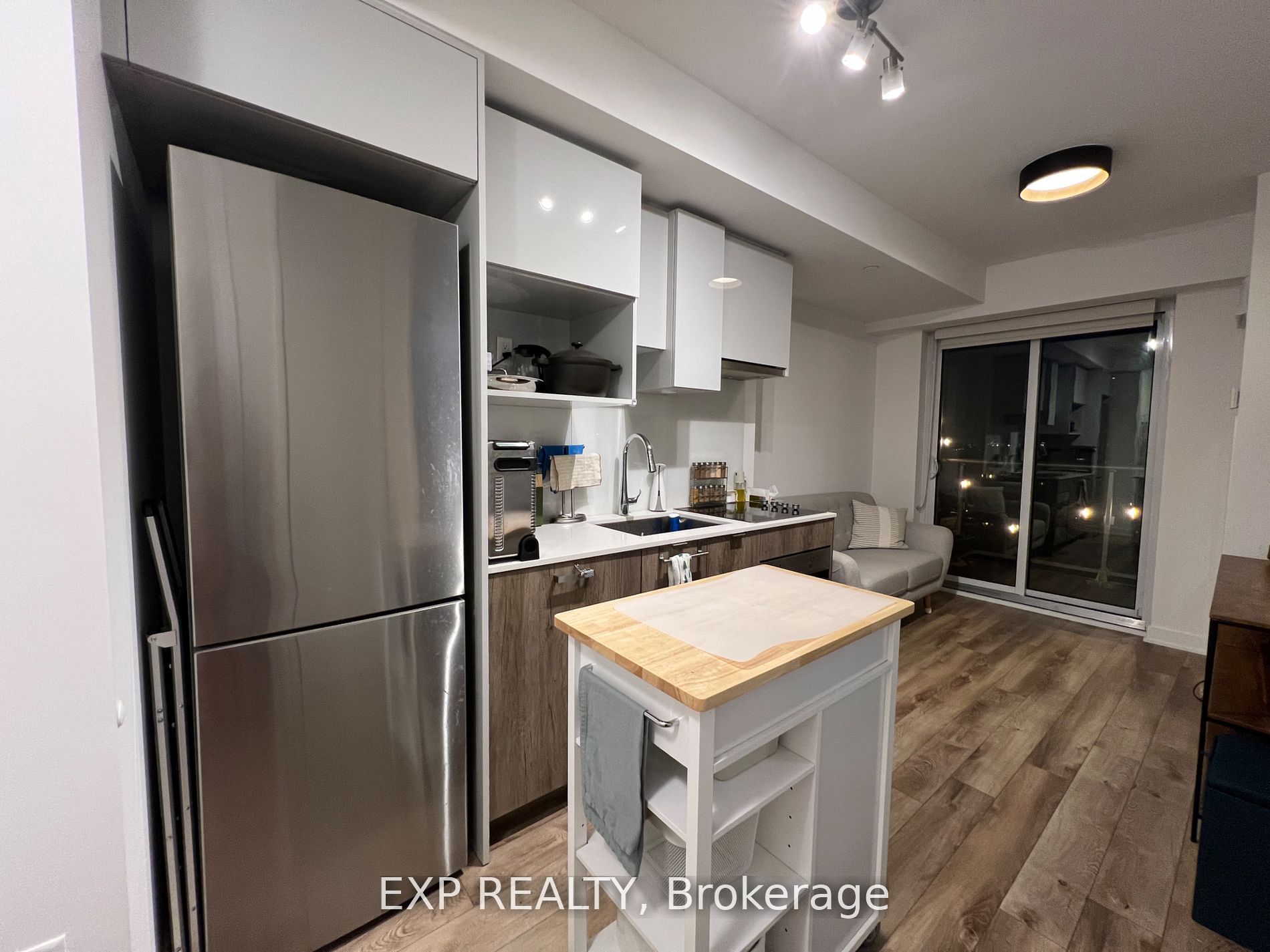 195 Redpath Avenue, #3013