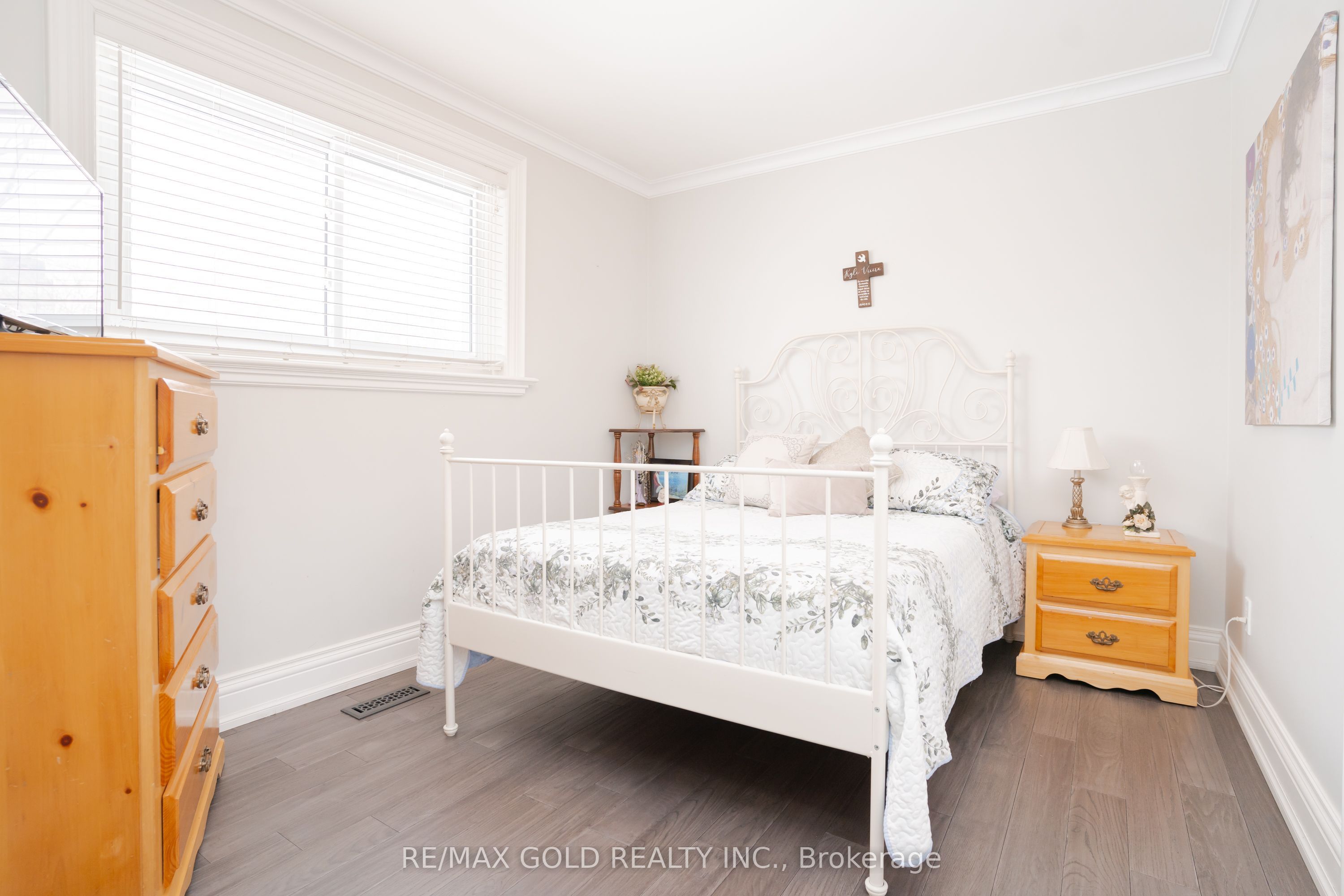 15 Castlemore Drive