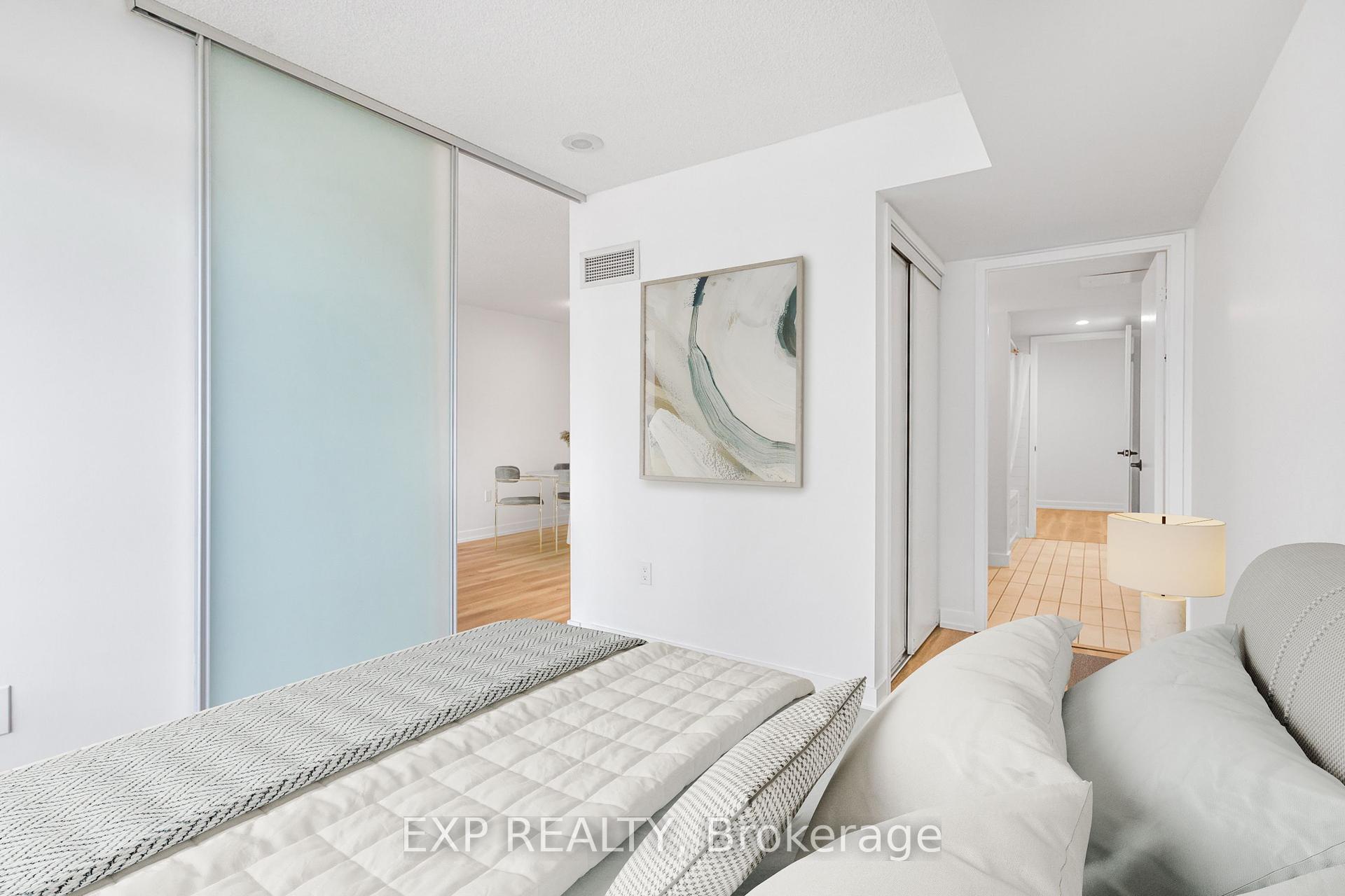 2 Bedrooms Condo at 4K Spadina, Toronto For sale