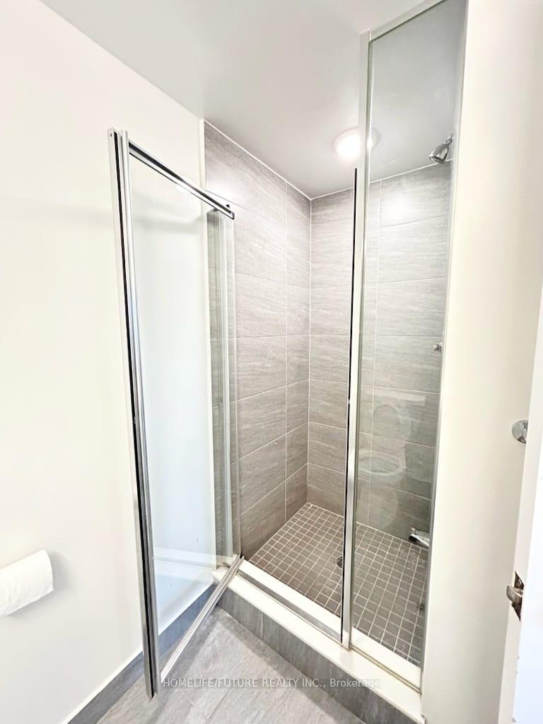 2 Bedrooms Condo at 275 Village Green, Toronto For sale