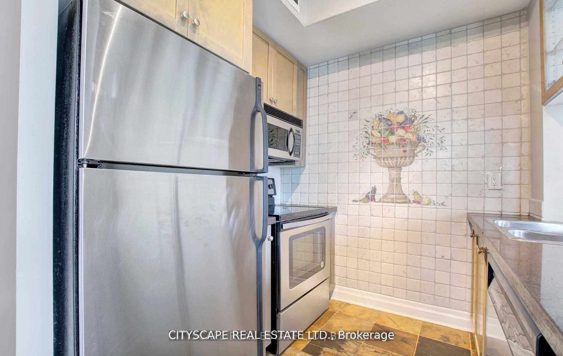 2 Bedrooms Condo at 70 Alexander, Toronto For sale
