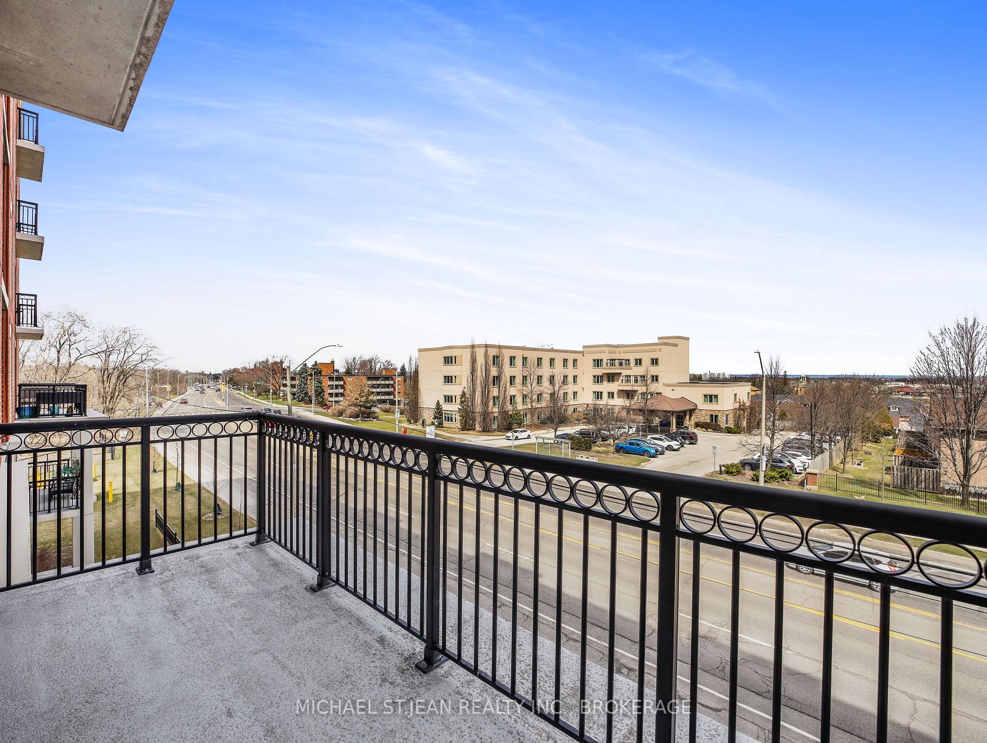 2 Bedrooms Condo at 2750 King,  Hamilton For sale