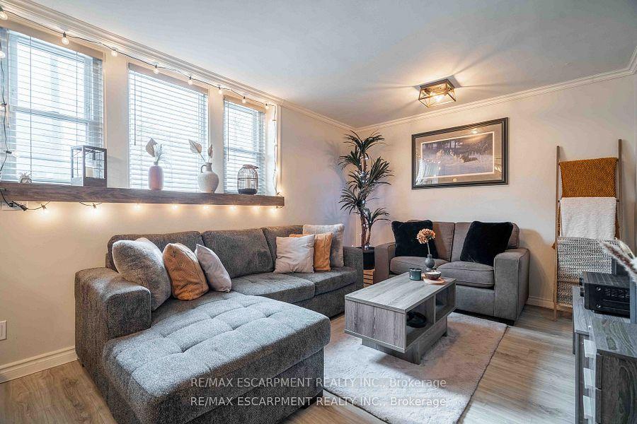 2 Bedrooms Condo at 356 Hunter, Hamilton For sale