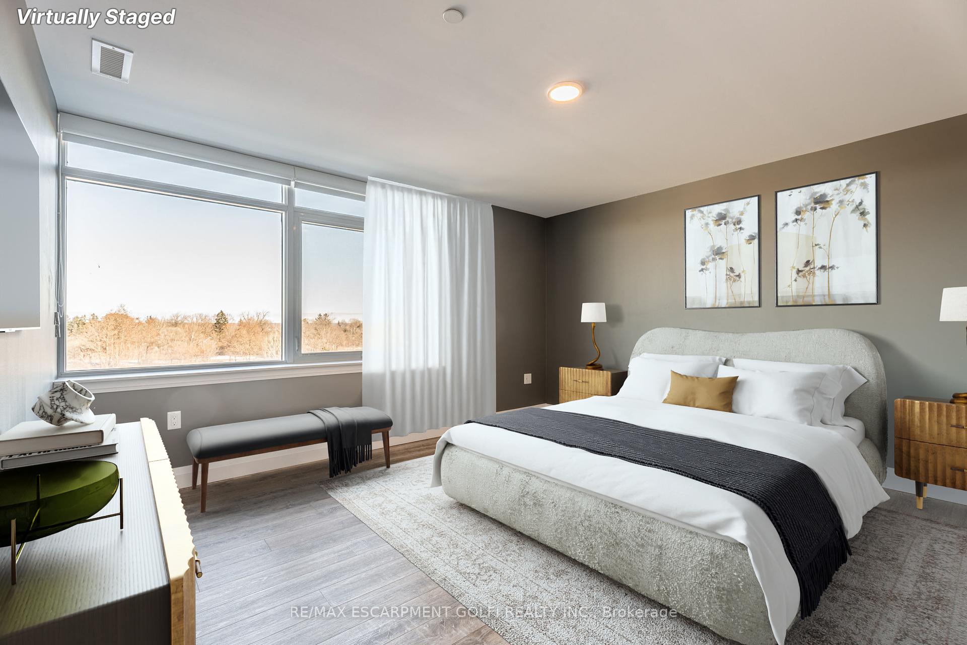 2 Bedrooms Condo at 1 Redfern, Hamilton For sale