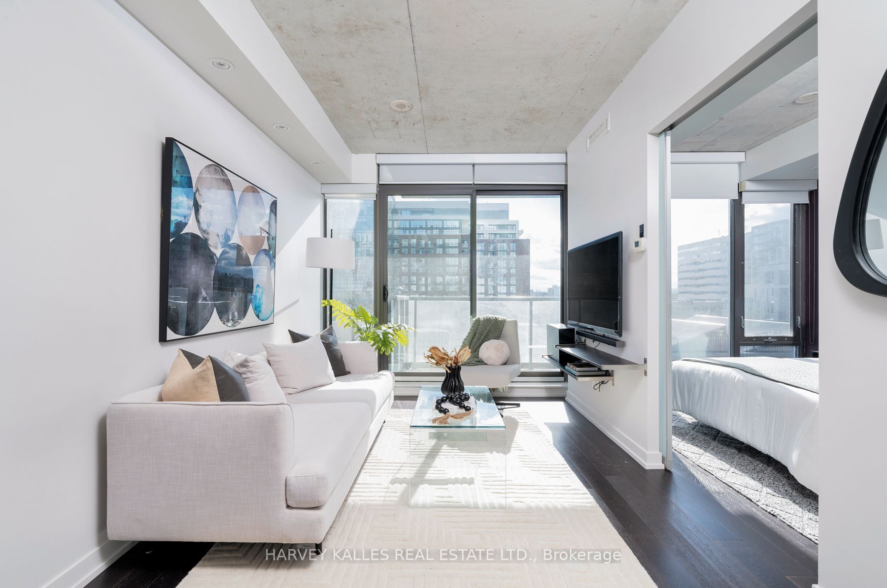 461 Adelaide Street W 827