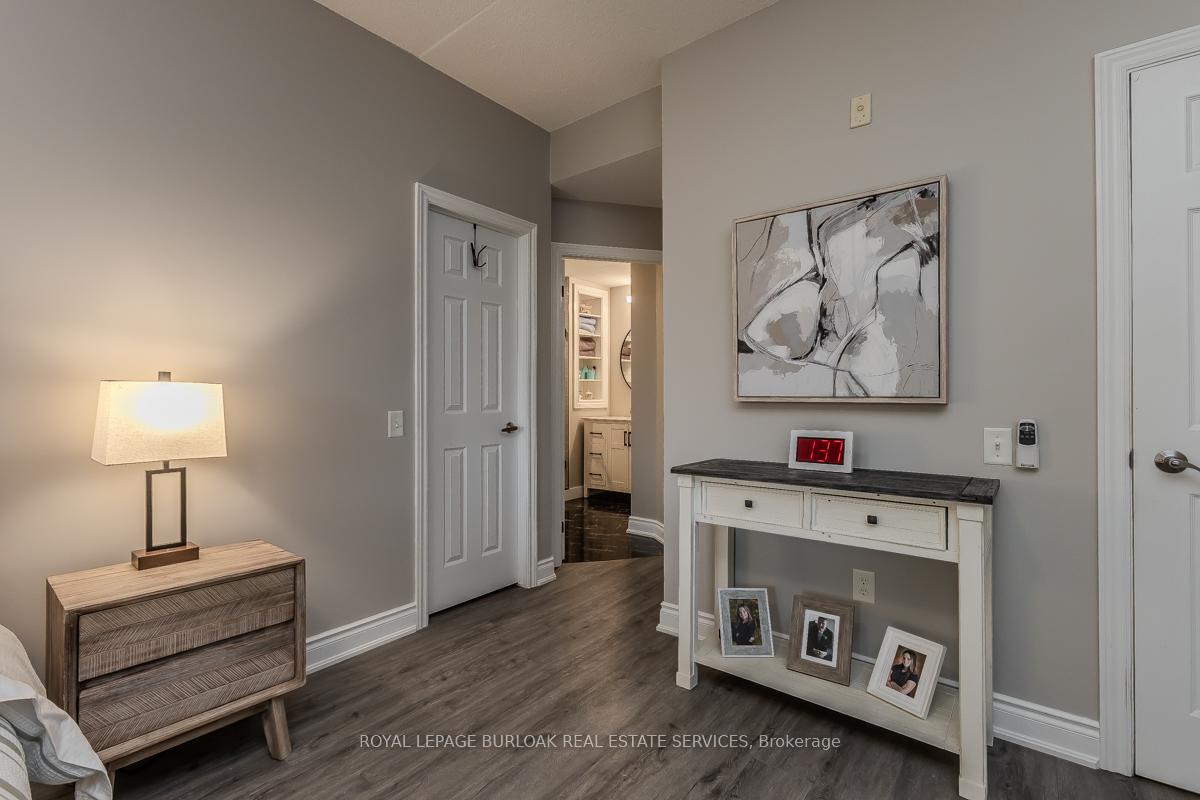 2 Bedrooms Condo at 2075 Amherst Heights, Burlington For sale