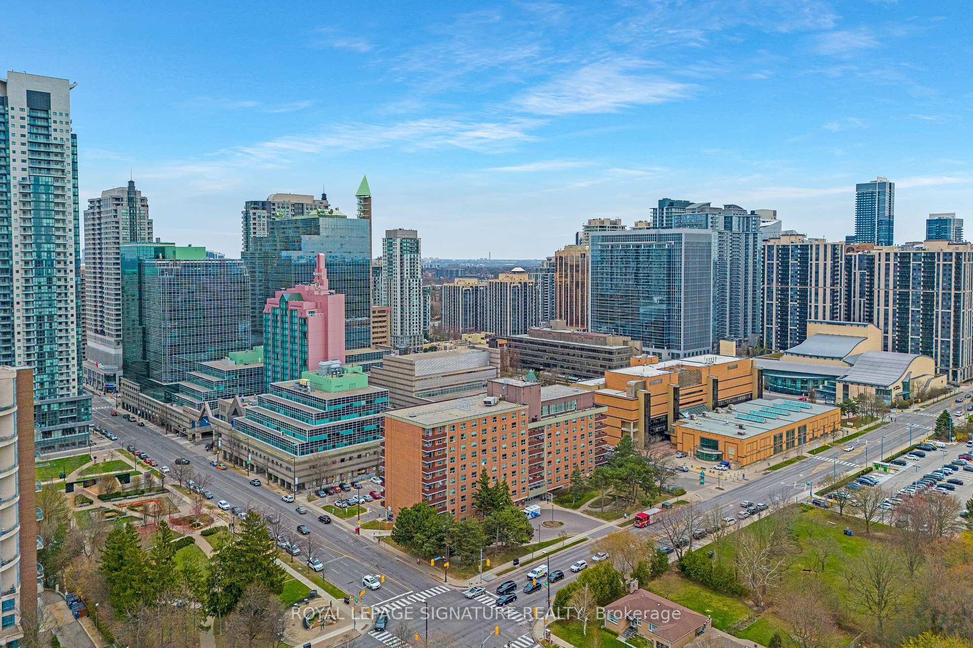 2 Bedrooms Condo at 233 Beecroft, Toronto For sale