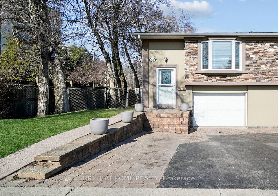 935 Daryl Drive
