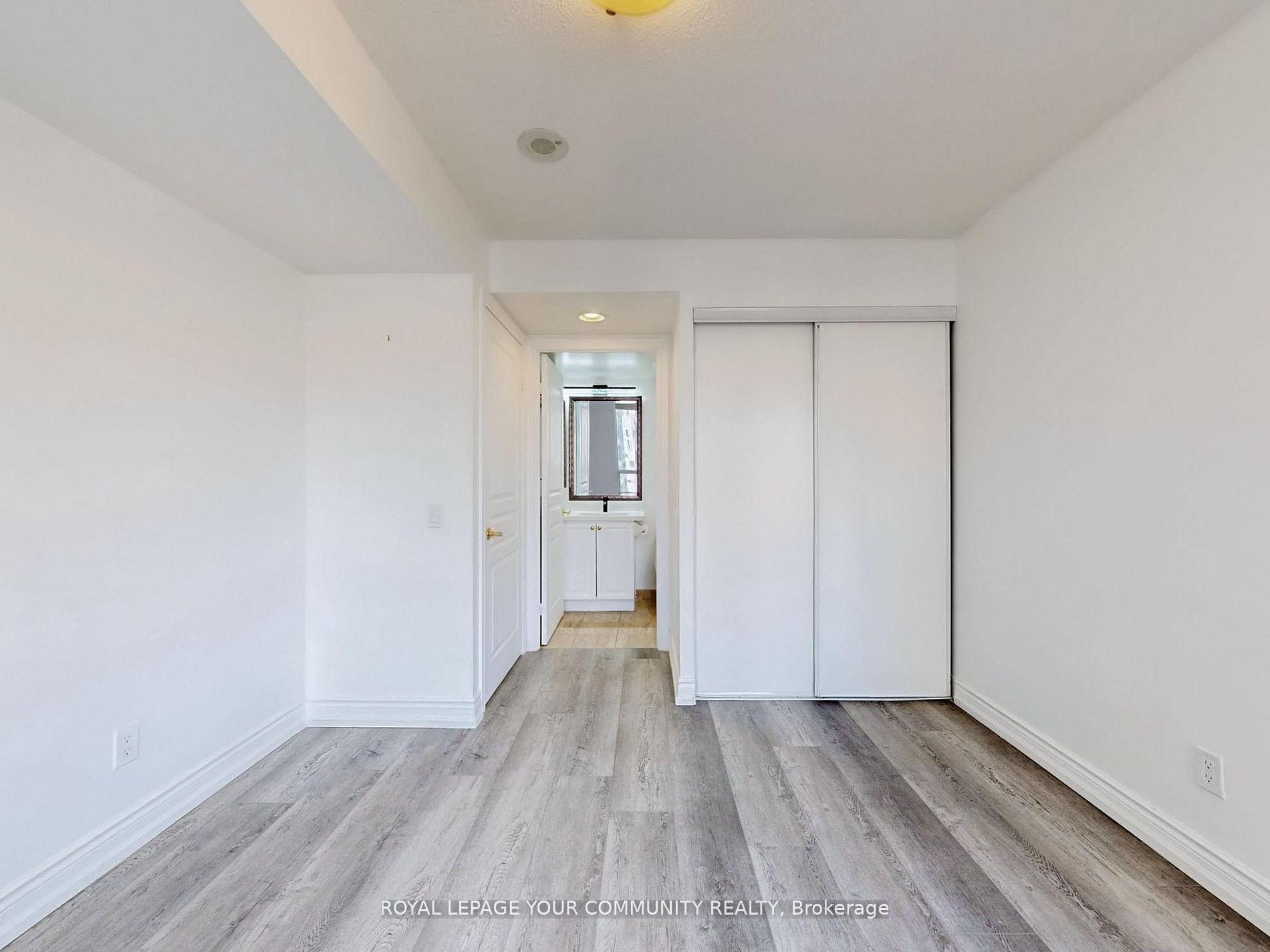 2 Bedrooms Condo at 15 Northtown,  Toronto For sale