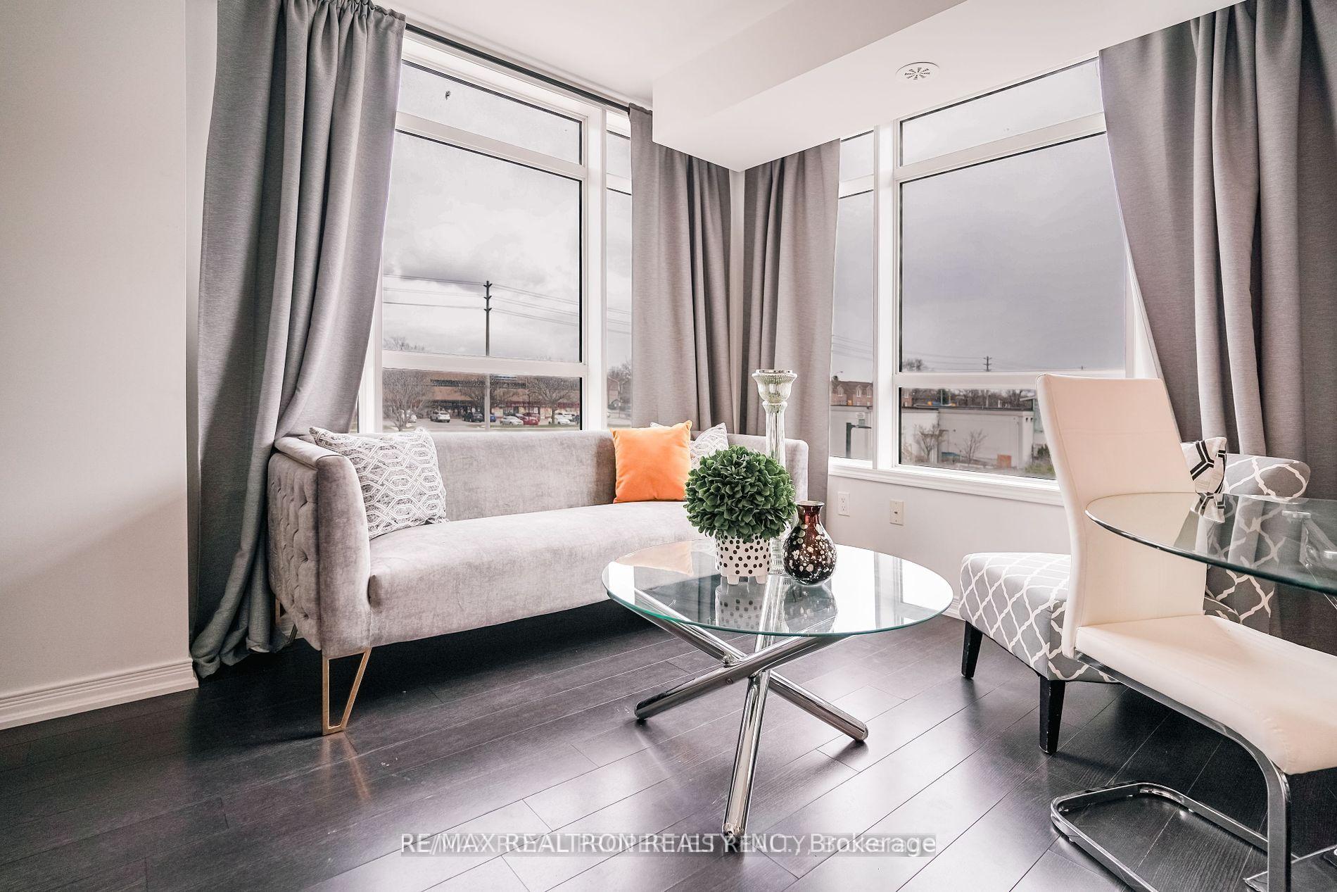 2 Bedrooms Condo at 80 Orchid Place, Toronto For sale
