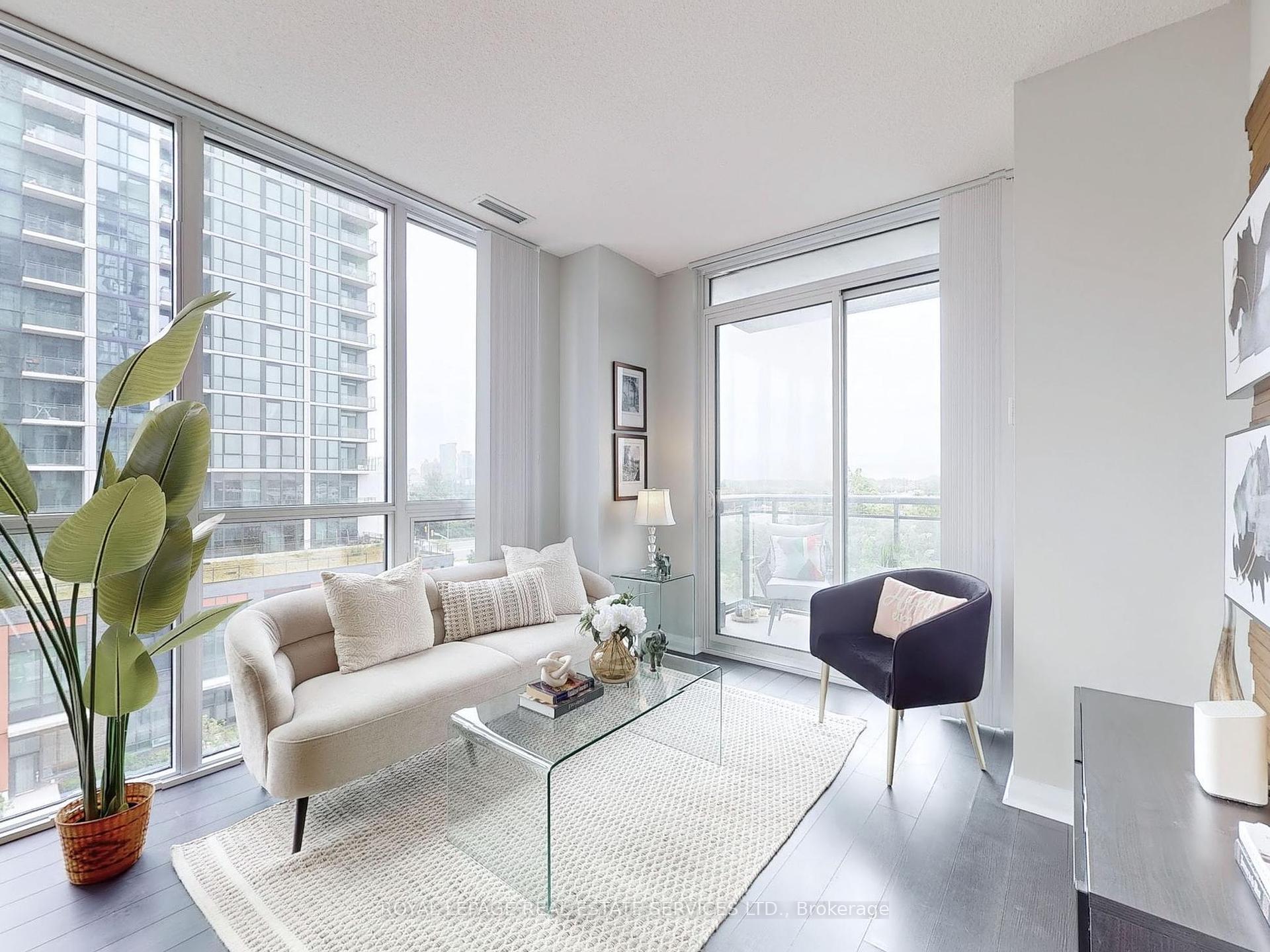 3 Bedrooms Condo at 5025 Four Springs, Mississauga For sale