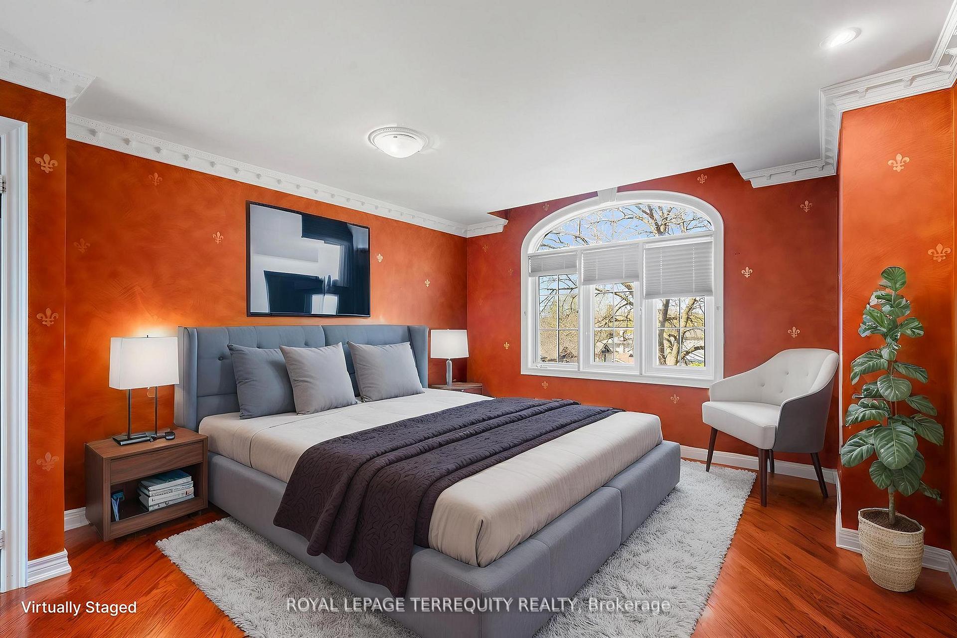 3 Bedrooms Condo at 197 La Rose, Toronto For sale