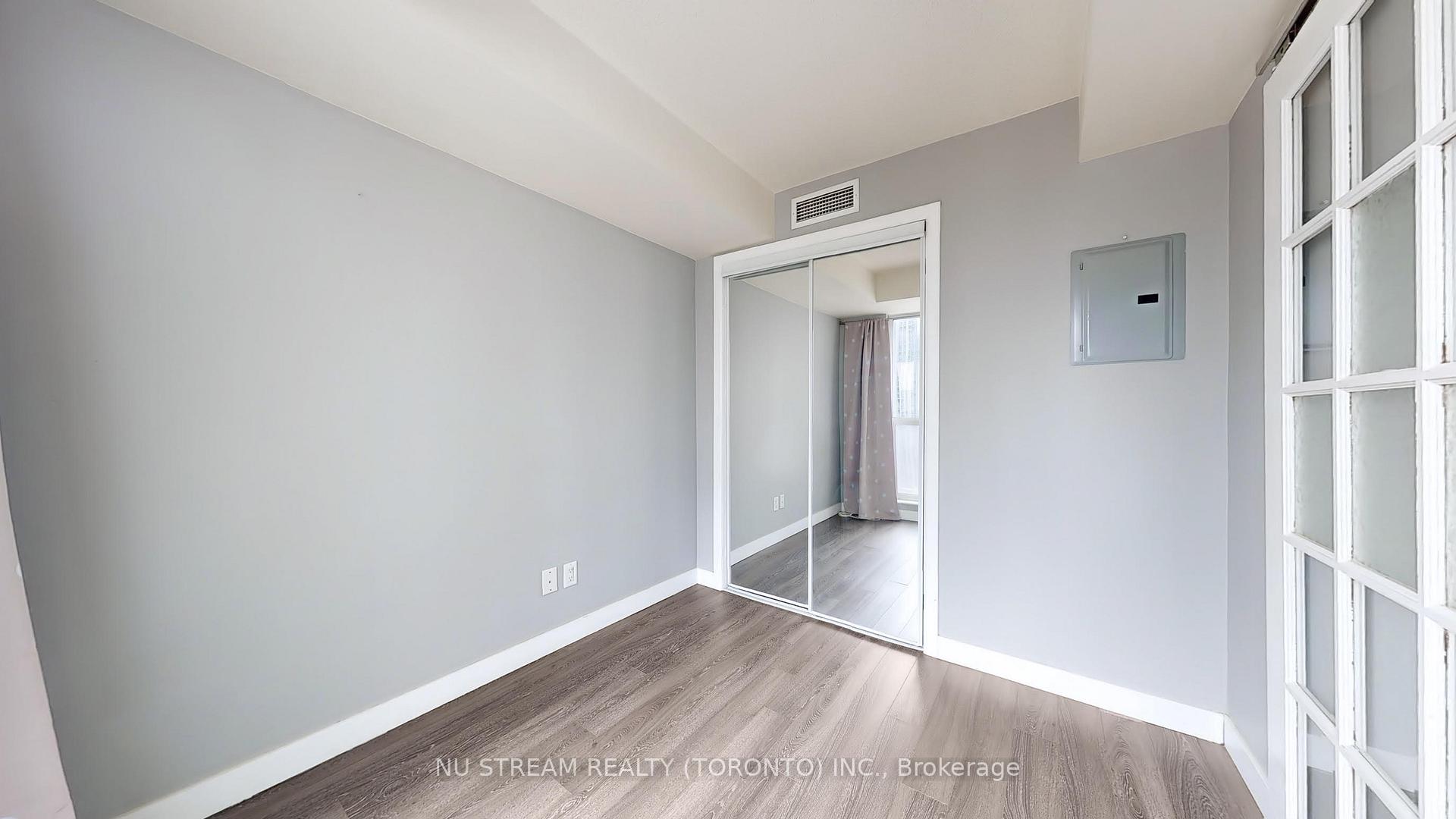 1 Bedroom Condo at 8 Park, Toronto For sale