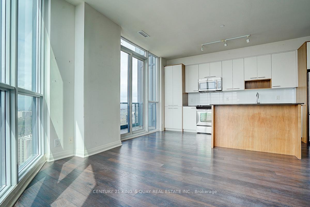 2 Bedrooms Condo at 5 Valhalla Inn, Toronto For sale