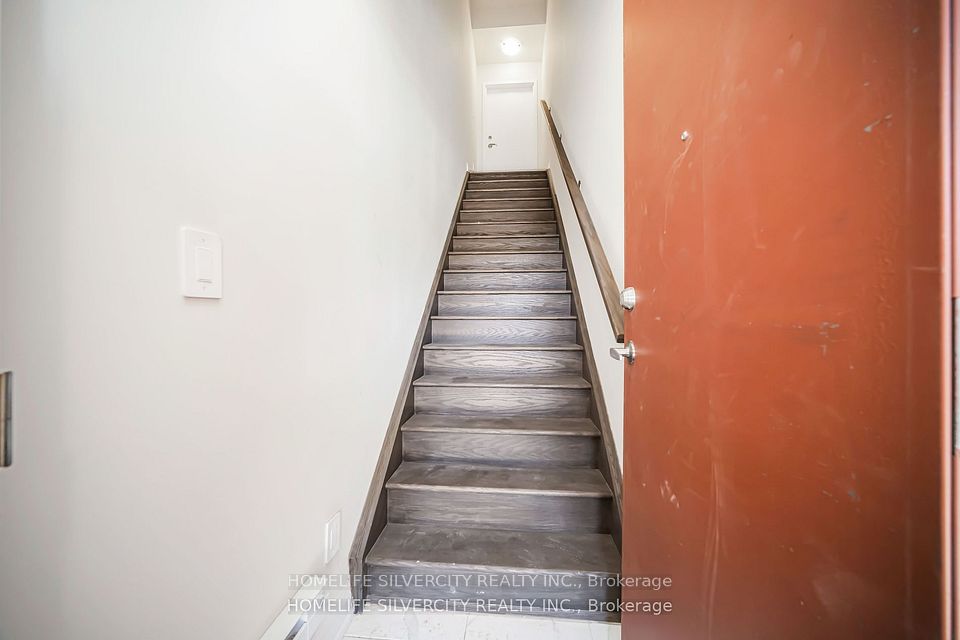 #109 - 1577 Rose Way, Milton, ON L9E 1N4