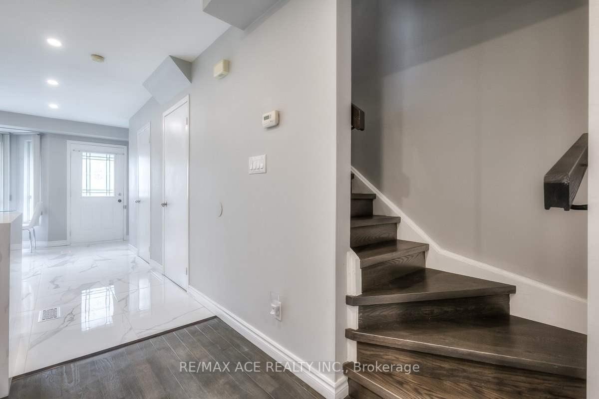 4 Bedrooms Condo at 2472 Eglinton, Toronto For sale
