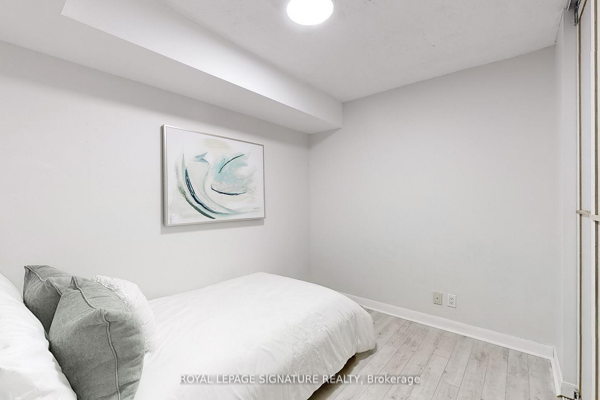 2 Bedrooms Condo at 600 Fleet, Toronto For sale