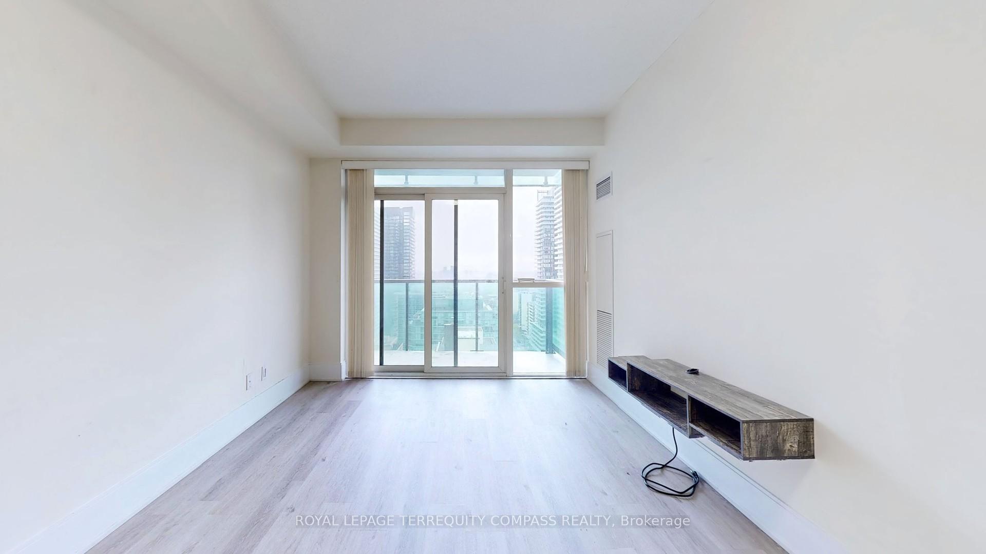 2 Bedrooms Condo at 70 Roehampton,  Toronto For sale
