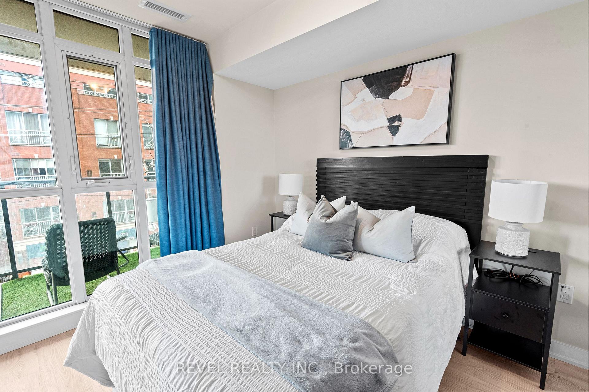 2 Bedrooms Condo at 78 Tecumseth, Toronto For sale