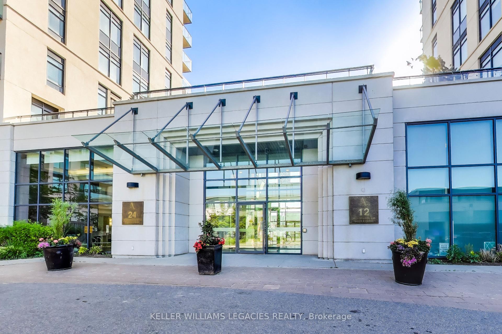 1 Bedroom Condo at 12 Woodstream, Vaughan For sale