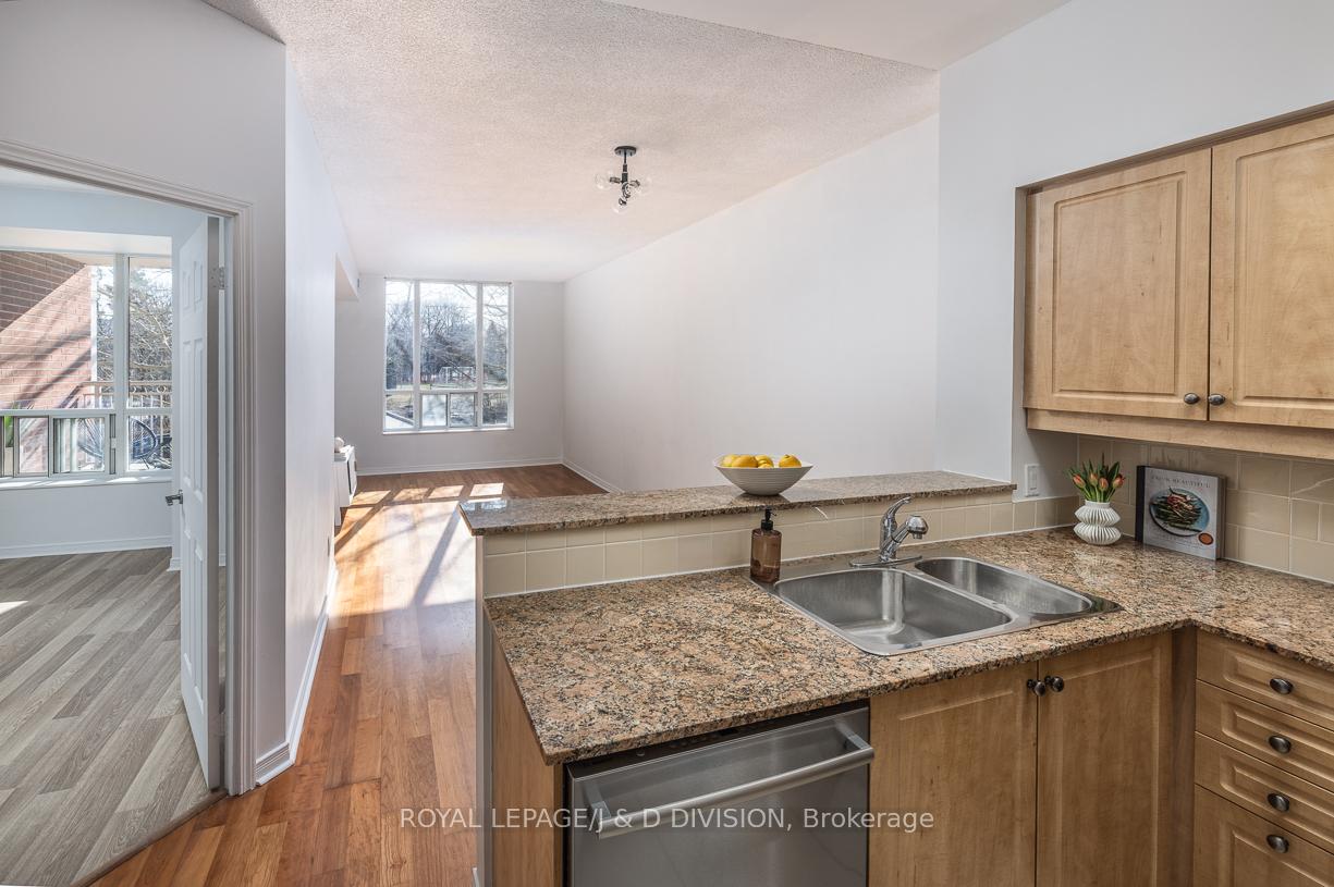 1 Bedroom Condo at 485 Rosewell,  Toronto For sale