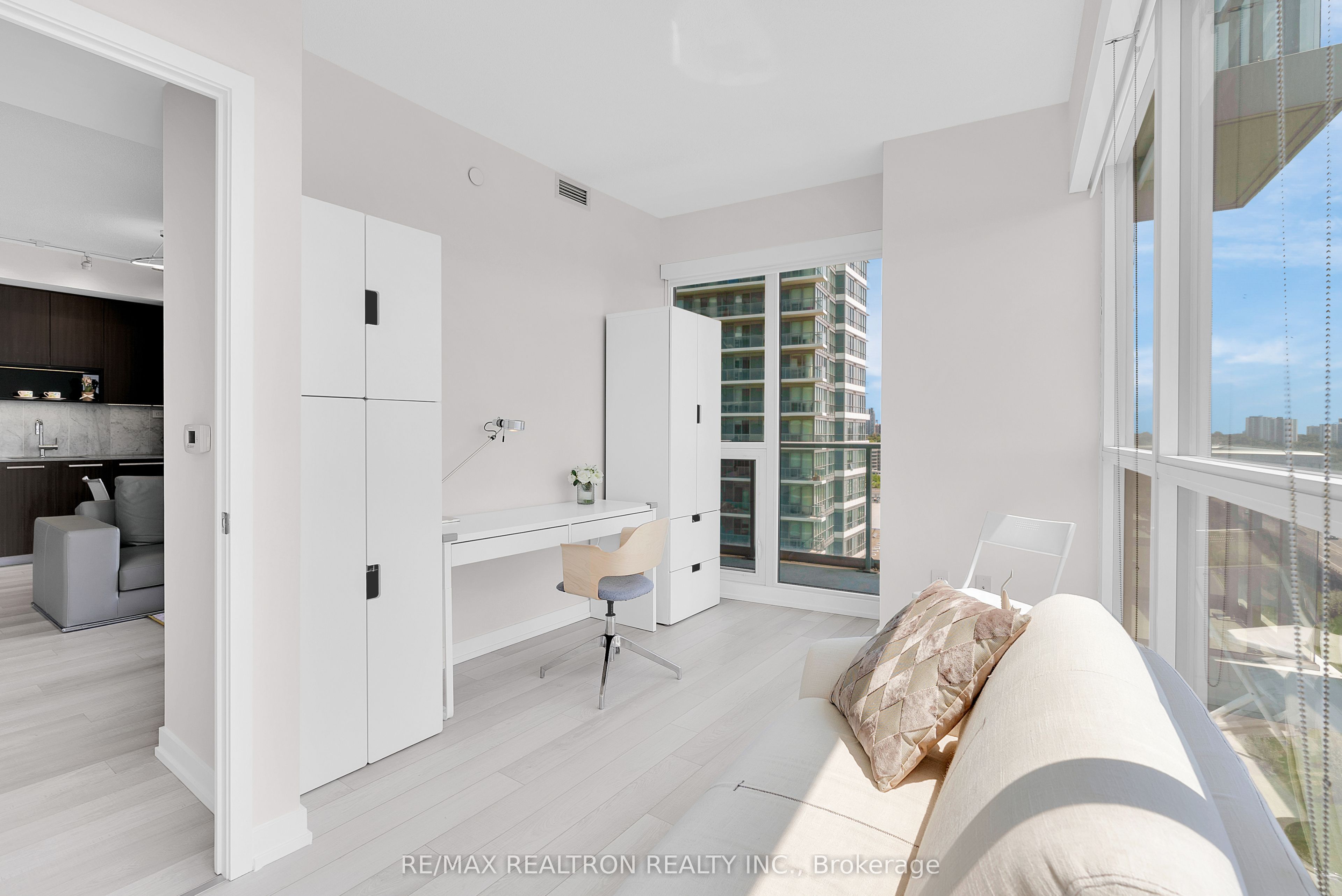 115 McMahon Drive, #1110